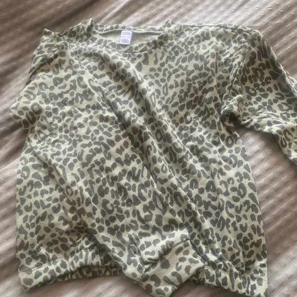 Super soft leopard print sweater from Nordstrom Rack. New with tags - Picture 1 of 3
